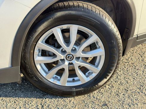 Used 2018 Nissan Rogue SV AWD/4WD image 79