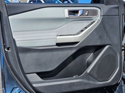 Certified 2022 Ford Explorer XLT w/ Equipment Group 202A image 10