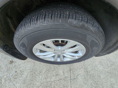 Used 2013 INFINITI FX37 2WD w/ Premium Pkg image 4