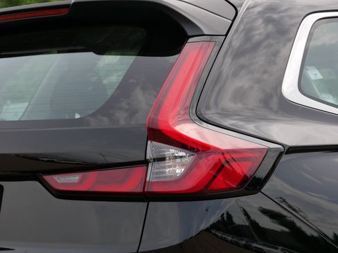 Used 2024 Honda CR-V LX image 17