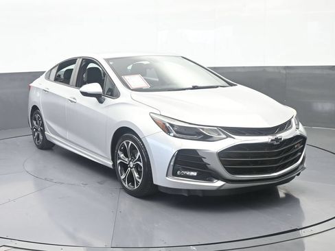 Used 2019 Chevrolet Cruze LT w/ RS Package FWD image 9