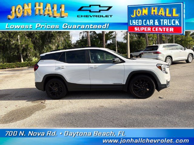 Used 2023 GMC Terrain SLE w/ Driver Convenience Package FWD image 13