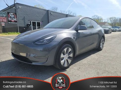 Used 2023 Tesla Model Y 2WD image 1