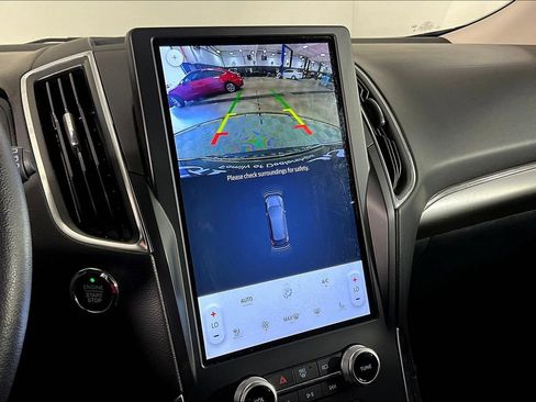 Used 2024 Ford Edge Titanium image 30