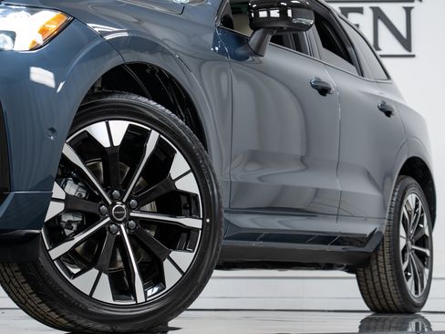 New 2026 Volvo XC60 B5 Plus w/ Climate Package image 27