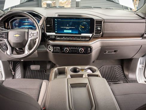 Used 2024 Chevrolet Silverado 2500 LT w/ Convenience Package image 29