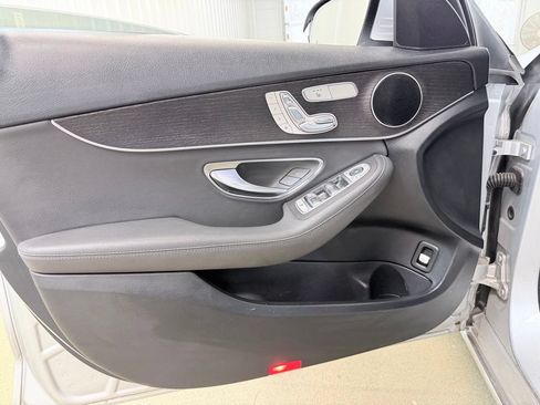 Used 2020 Mercedes-Benz C 300 Sedan image 8