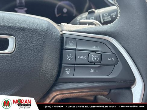 Used 2023 Jeep Grand Cherokee Laredo w/ Luxury Tech Group I AWD/4WD image 50