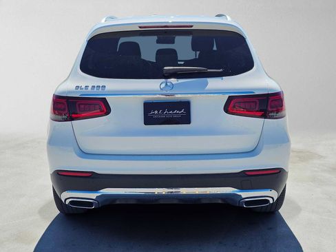 Certified 2022 Mercedes-Benz GLC 300 image 4