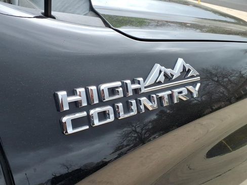 Used 2021 Chevrolet Silverado 1500 High Country w/ Technology Package image 9