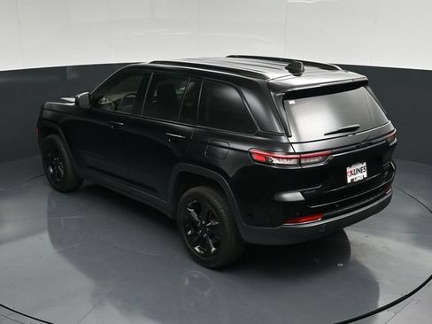Used 2023 Jeep Grand Cherokee Limited w/ Black Appearance Package AWD/4WD image 55