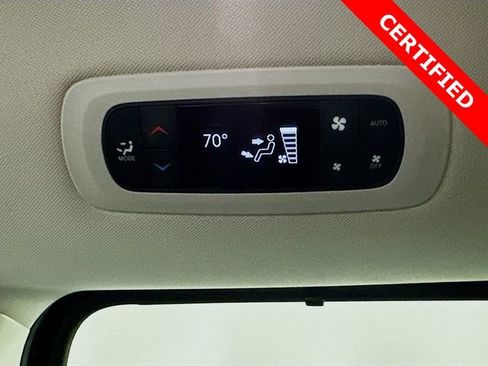 Used 2024 Chrysler Pacifica Touring-L image 24