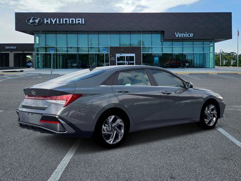 New 2026 Hyundai Elantra Limited FWD image 27