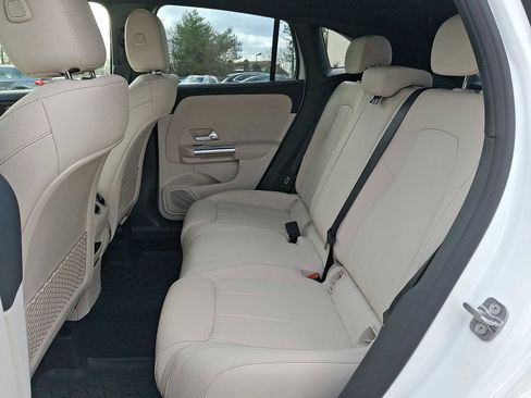 Used 2026 Mercedes-Benz GLA 250 4MATIC image 8