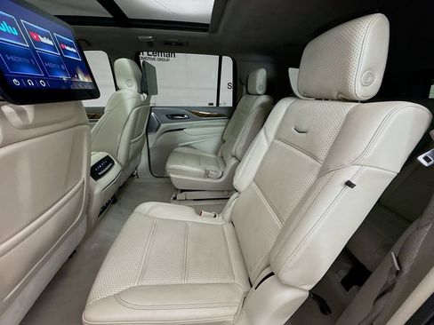 Used 2022 Cadillac Escalade ESV Sport Platinum w/ Heavy-Duty Trailer Package AWD/4WD image 29