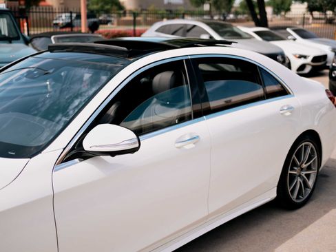 Used 2019 Mercedes-Benz S 560 Sedan w/ AMG Line Exterior image 9