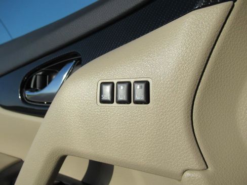 Used 2020 Nissan Rogue SL w/ Premium Package image 29