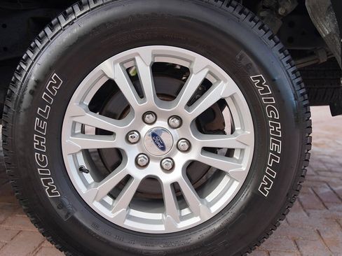 Used 2015 Ford F150 Lariat w/ Equipment Group 501A Mid AWD/4WD image 28