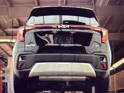 Used 2026 Kia Seltos LX image 9