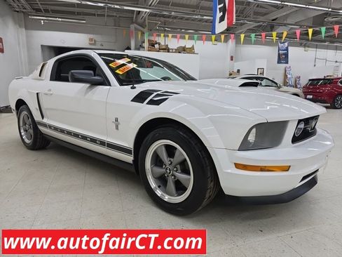 Used 2007 Ford Mustang Deluxe image 1