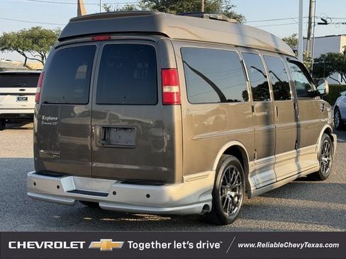 Used 2014 Chevrolet Express 1500 RWD image 6