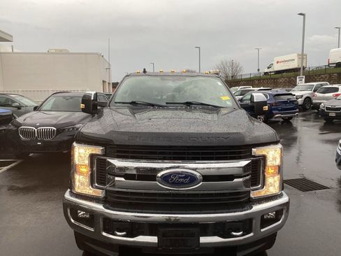 Used 2019 Ford F250 XLT w/ XLT Premium Package image 2