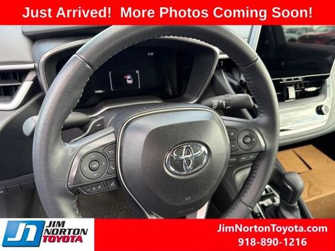 Used 2025 Toyota Corolla XSE FWD image 11