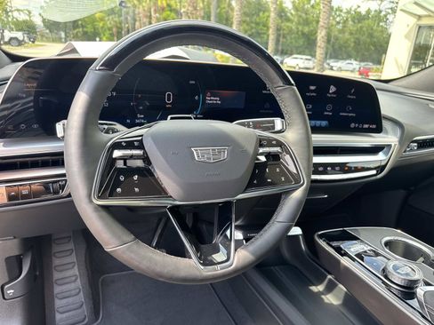 Certified 2026 Cadillac Lyriq Signature Sport AWD/4WD image 16