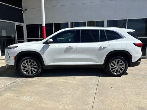 Certified 2025 Buick Enclave Preferred image 7