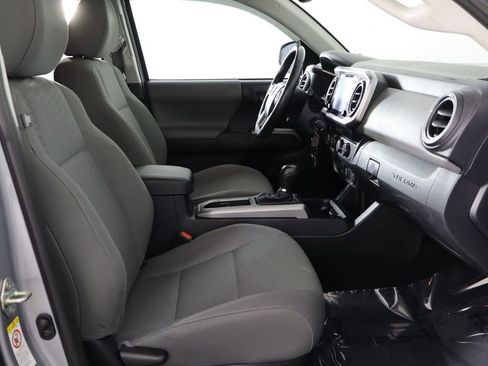Used 2020 Toyota Tacoma SR5 image 18