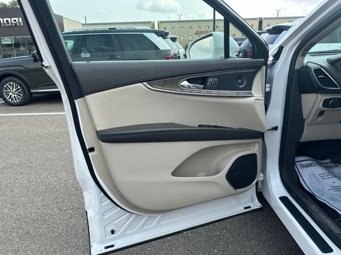 Used 2019 Lincoln Nautilus Reserve w/ Class II Trailer Tow Package AWD/4WD image 17
