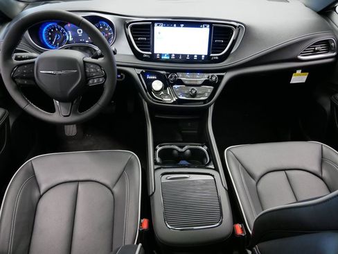 New 2026 Chrysler Pacifica Limited w/ S Appearance Package image 16