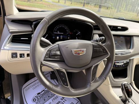 Used 2019 Cadillac XT5 Luxury FWD image 15