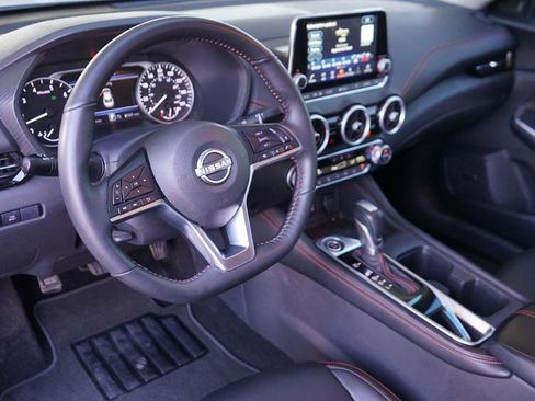 Used 2025 Nissan Sentra SR w/ SR Premium Package image 4