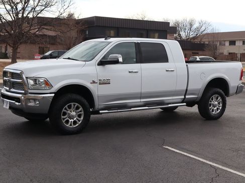 Used 2015 RAM 2500 Laramie w/ Cold Weather Group image 10