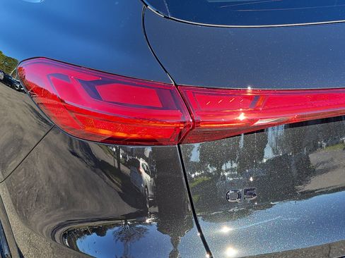 New 2025 Audi Q5 Prestige image 34