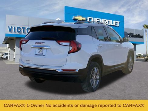Used 2023 GMC Terrain SLT image 4
