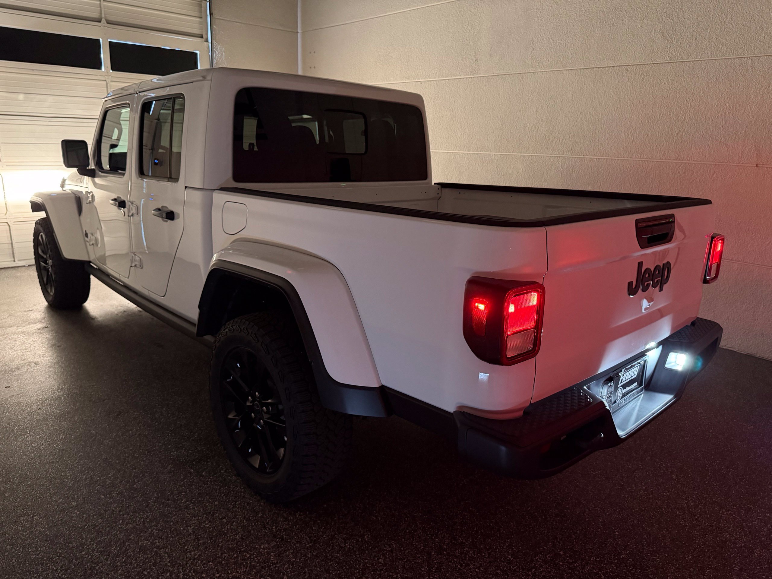 Used 2025 Jeep Gladiator Sport AWD/4WD image 49