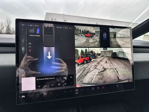 Used 2025 Tesla Cybertruck AWD Crew Cab image 15