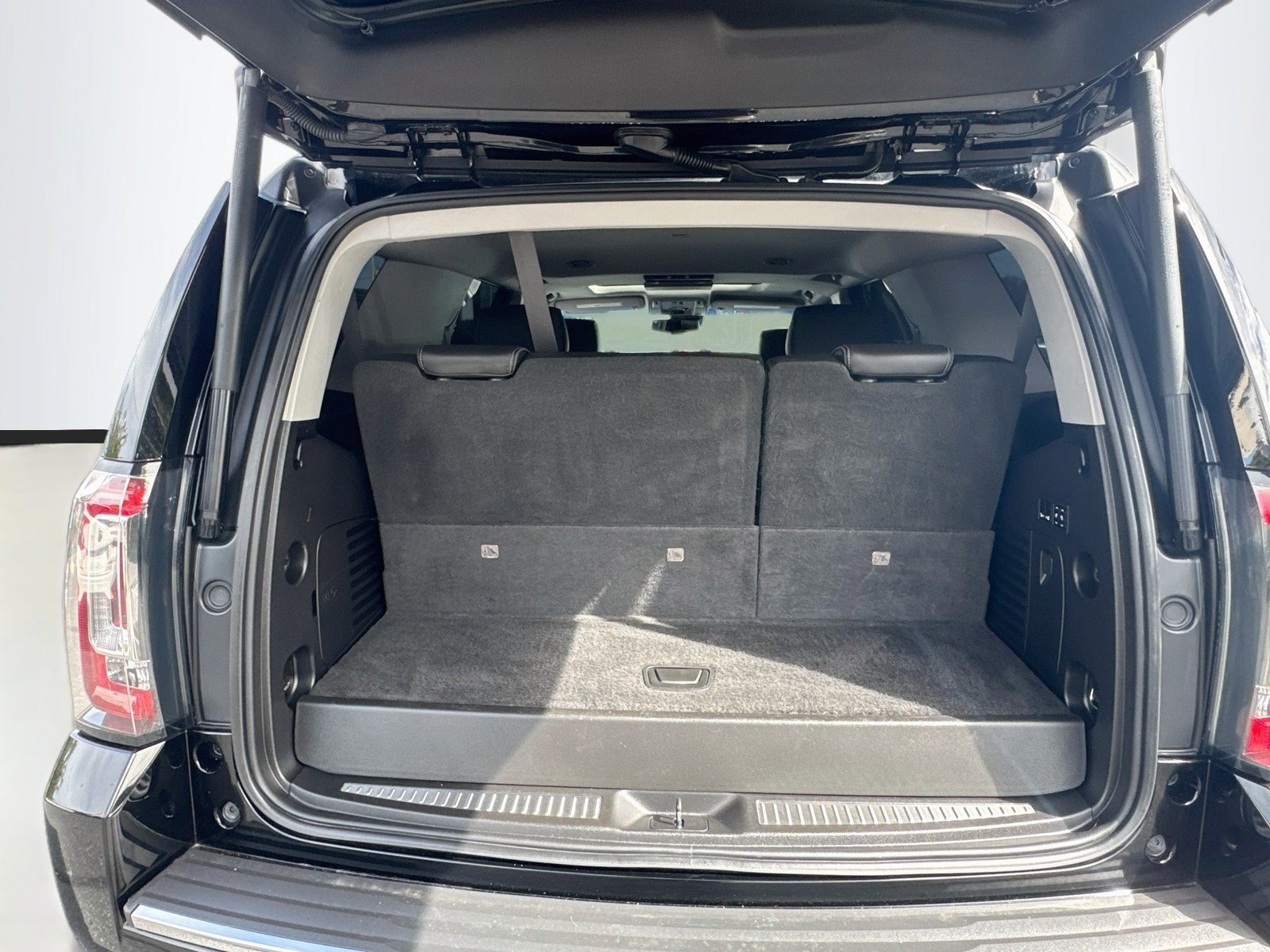 Used 2019 GMC Yukon Denali w/ Denali Ultimate Package AWD/4WD image 29