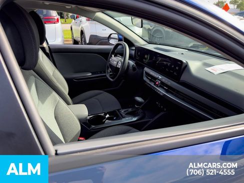Used 2025 Kia K4 FWD image 16