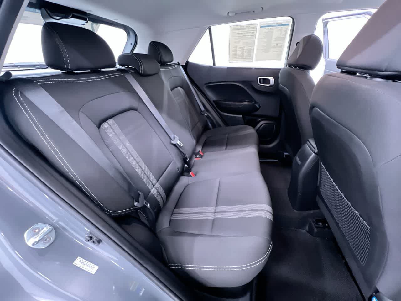 Used 2022 Hyundai Venue SEL FWD image 38