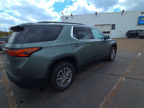 Used 2023 Chevrolet Traverse LT FWD image 4