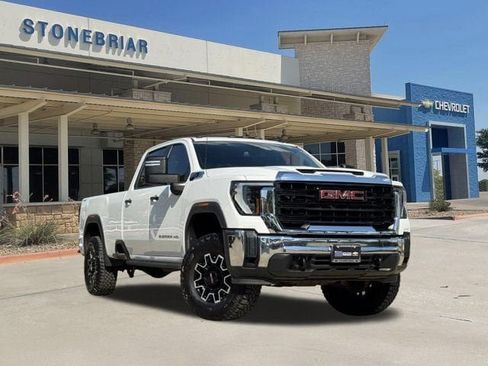 Used 2024 GMC Sierra 2500 Pro w/ Convenience Package AWD/4WD image 2