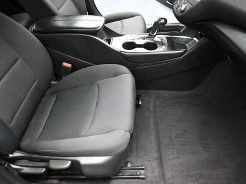 Used 2017 Chevrolet Malibu LT FWD image 20