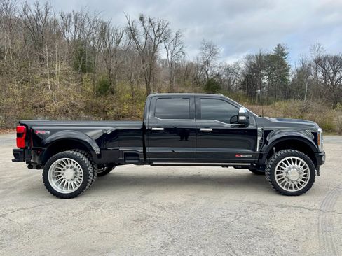 Used 2024 Ford F450 Limited w/ FX4 Off-Road Package image 7