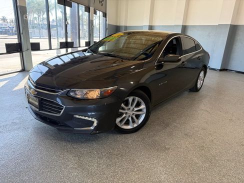 Used 2016 Chevrolet Malibu LT FWD image 3