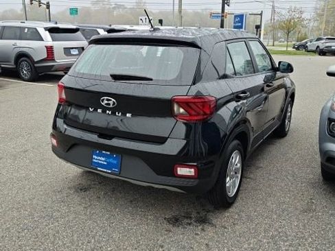 Certified 2026 Hyundai Venue SE FWD image 11