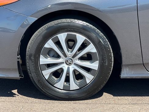 Used 2018 Toyota Prius Prime Premium image 27