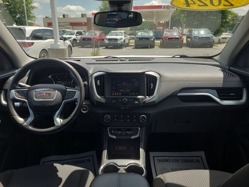 Used 2024 GMC Terrain SLE FWD image 20
